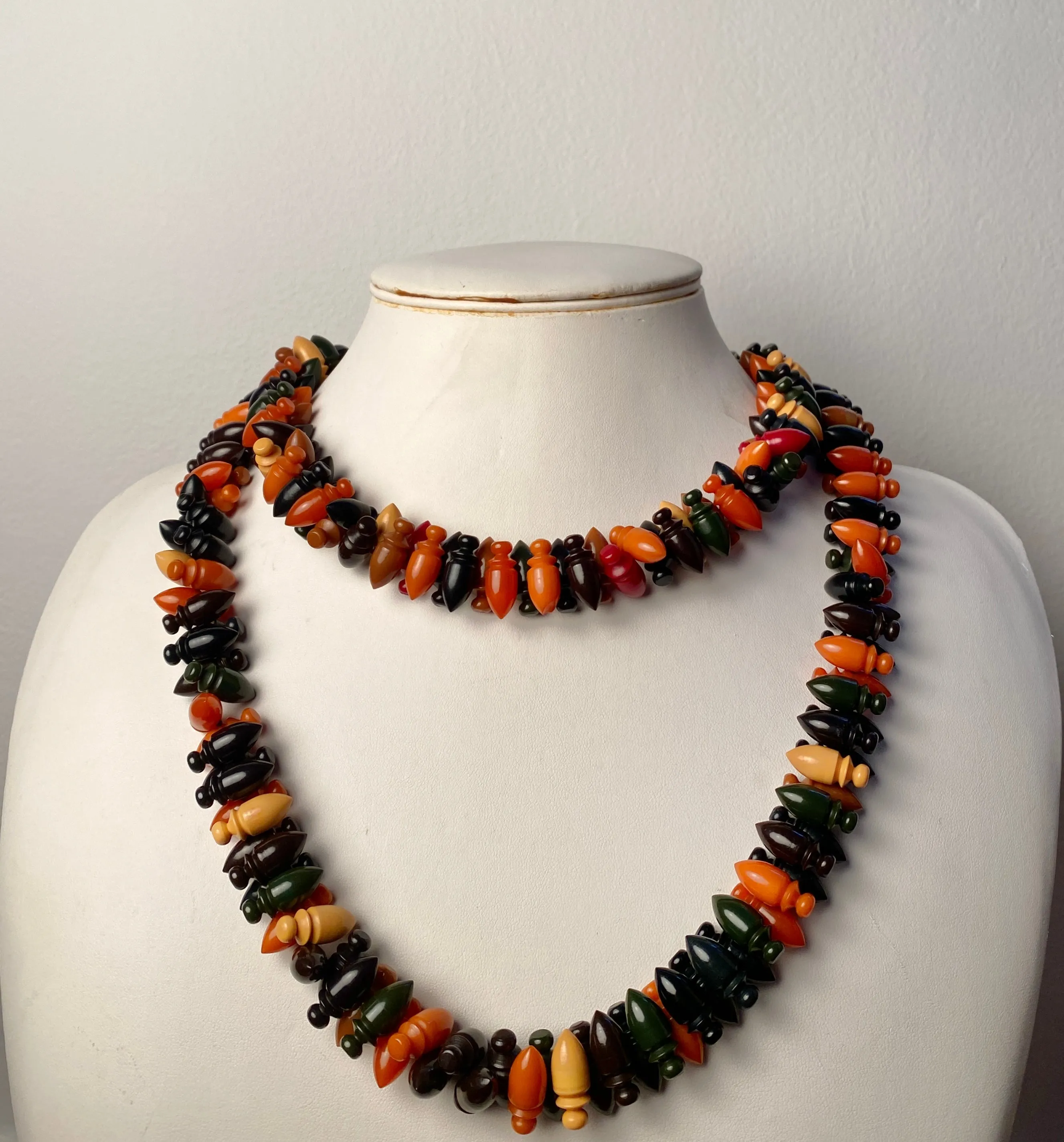 1930s Multicoloured Novelty Bakelite Necklace