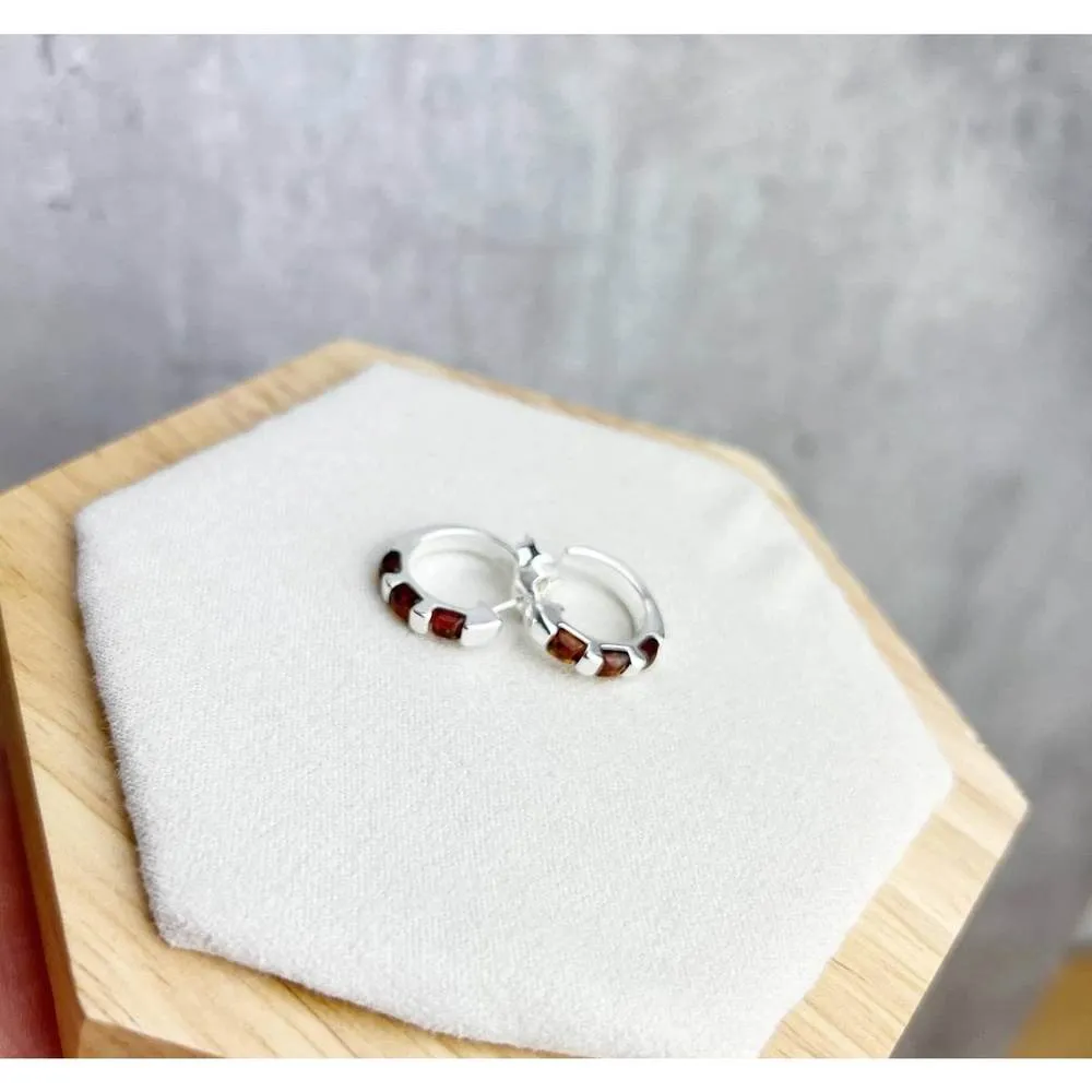 925 Sterling Silver & Baltic Amber Modern Studs Earrings - GL090