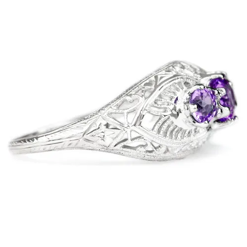 AMETHYST STERLING SILVER VINTAGE STYLE RING 3 STONE ART DECO FILIGREE PURPLE