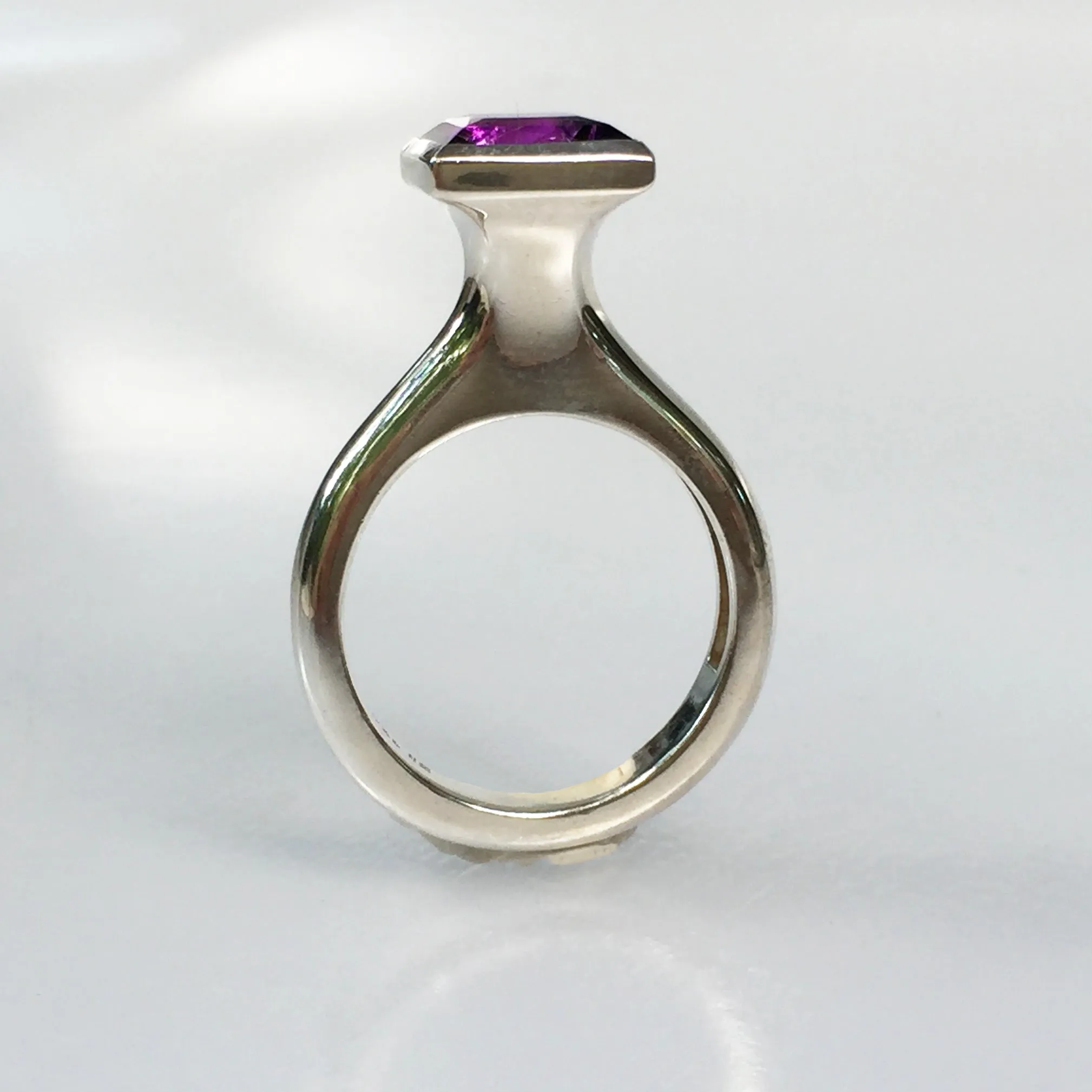 Amphora Ring