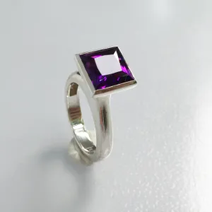 Amphora Ring