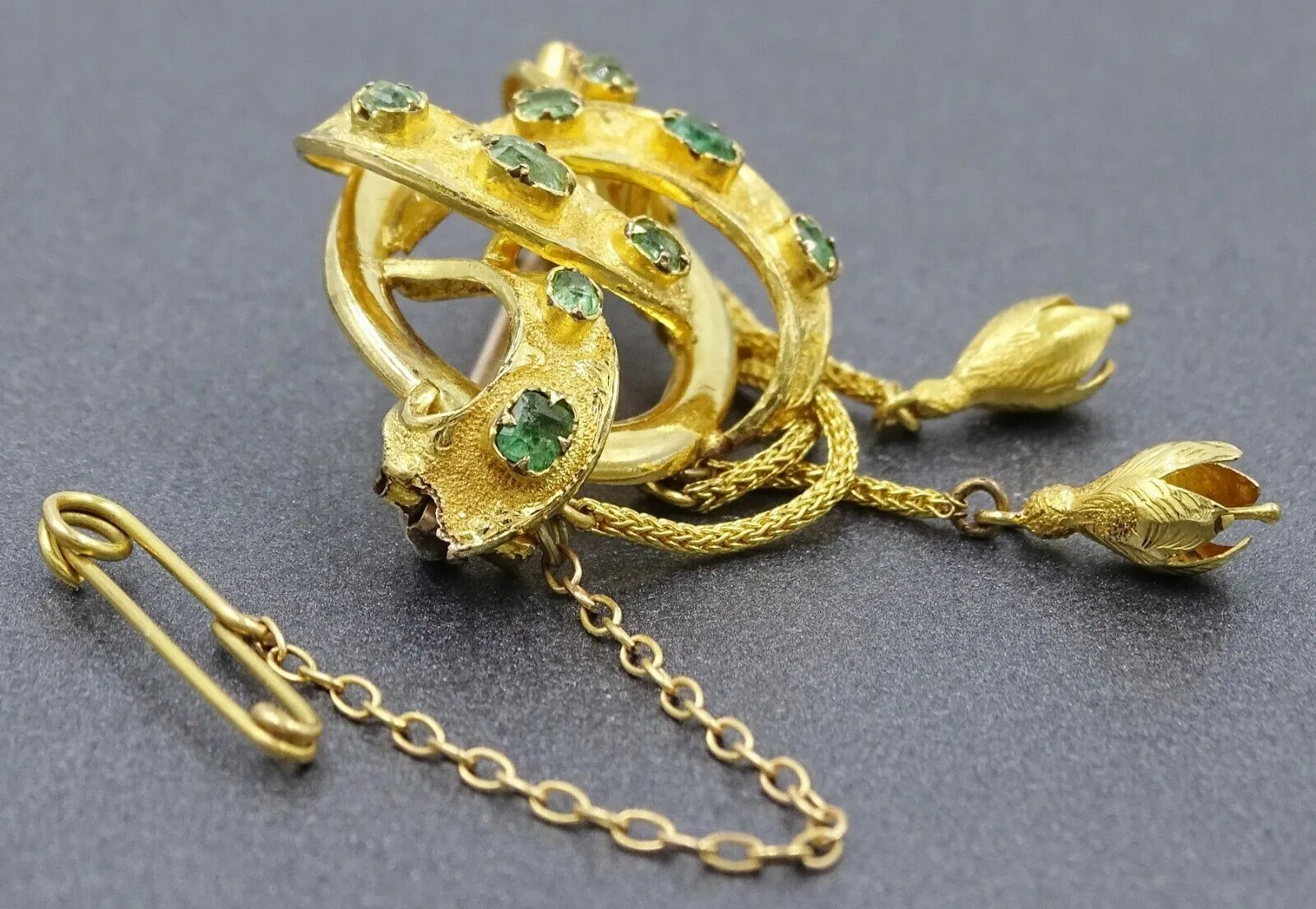 Antique (c.1860) Emerald 9ct Yellow Gold Brooch