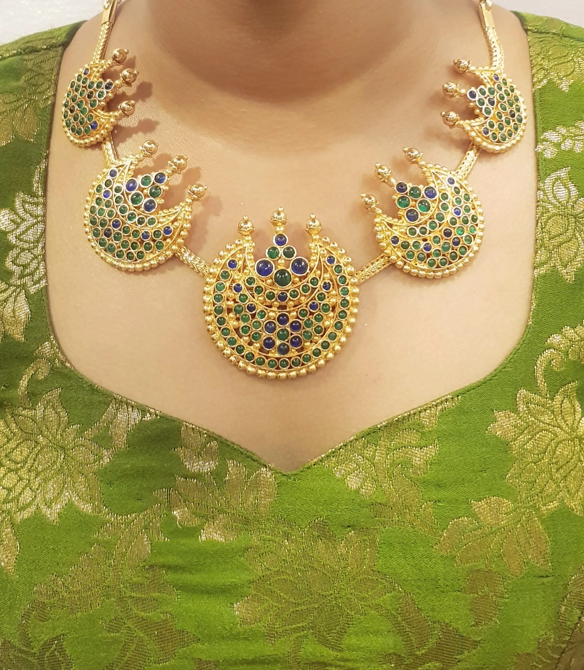 CHANDHRAMUKHI NECKLACE