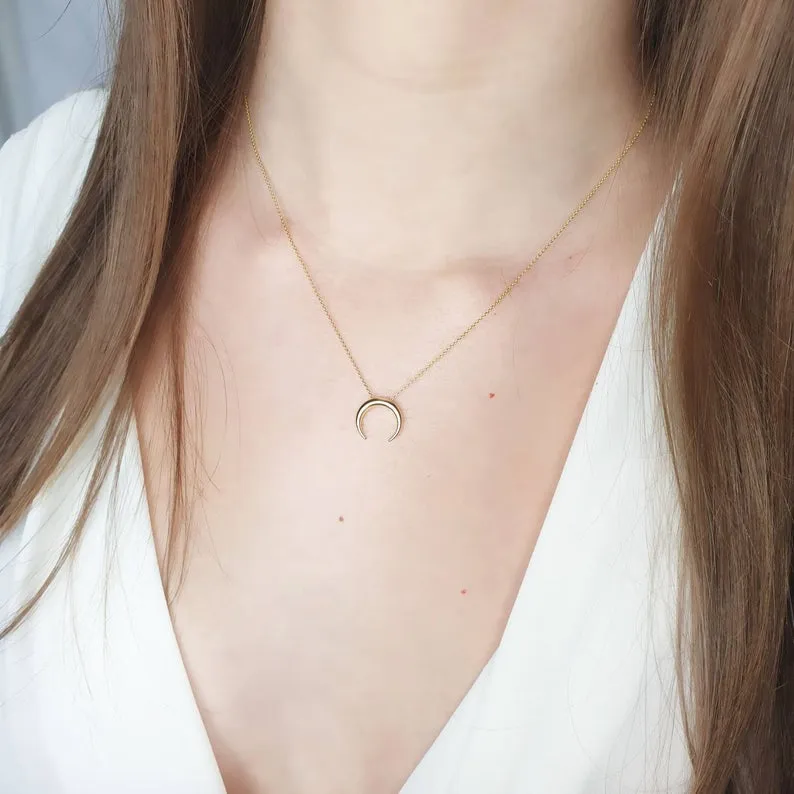 Horn necklace