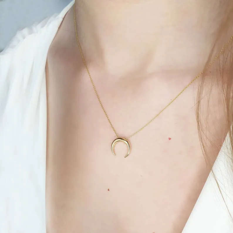 Horn necklace