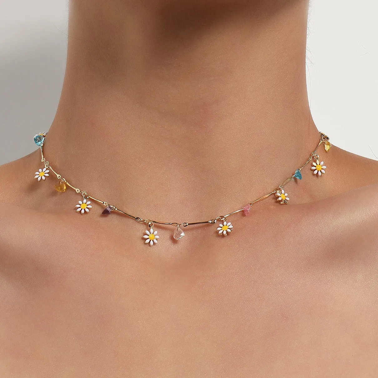 New Korea Lovely Daisy Flowers Colorful Beaded Charm Statement Short Choker Necklace for Women Vacation Jewelry