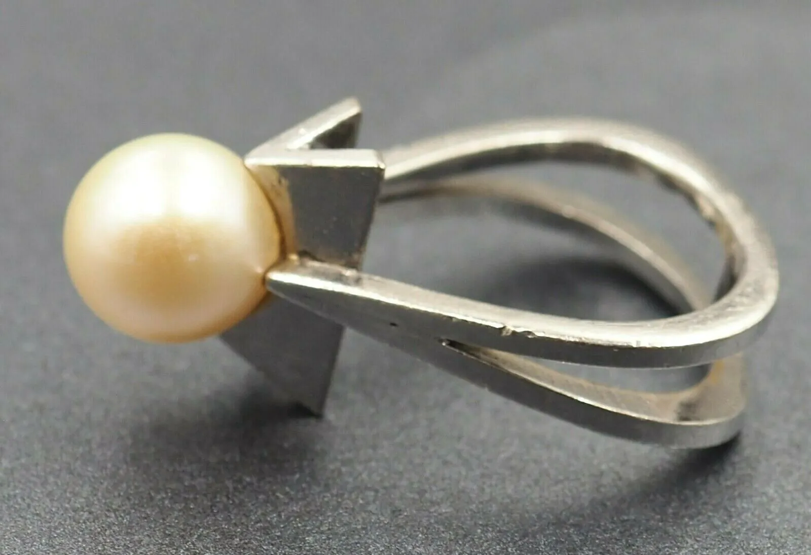 Pearl 14ct White Gold Ring