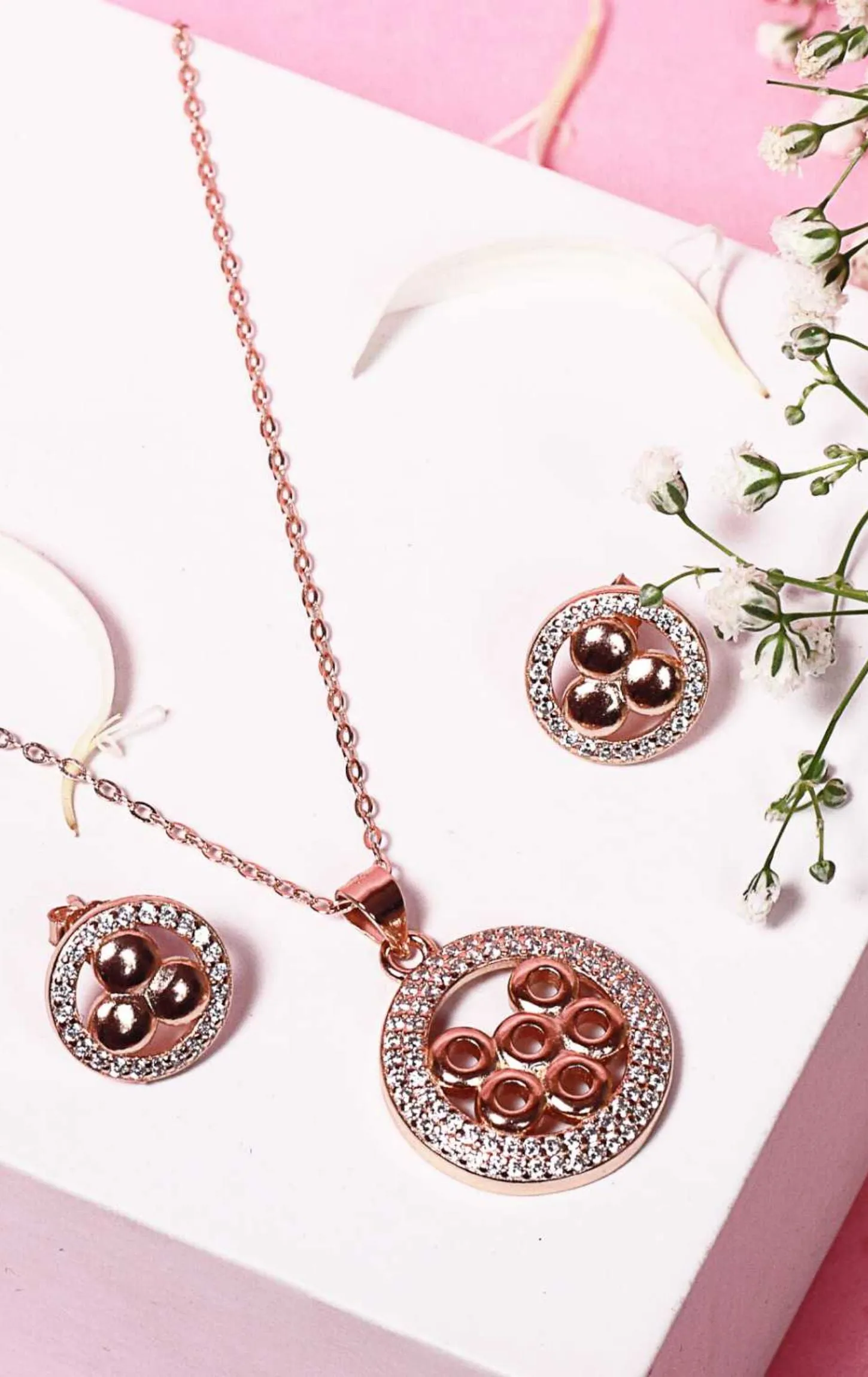 Rose Gold Tri-Circle Enclaved Pendant Set