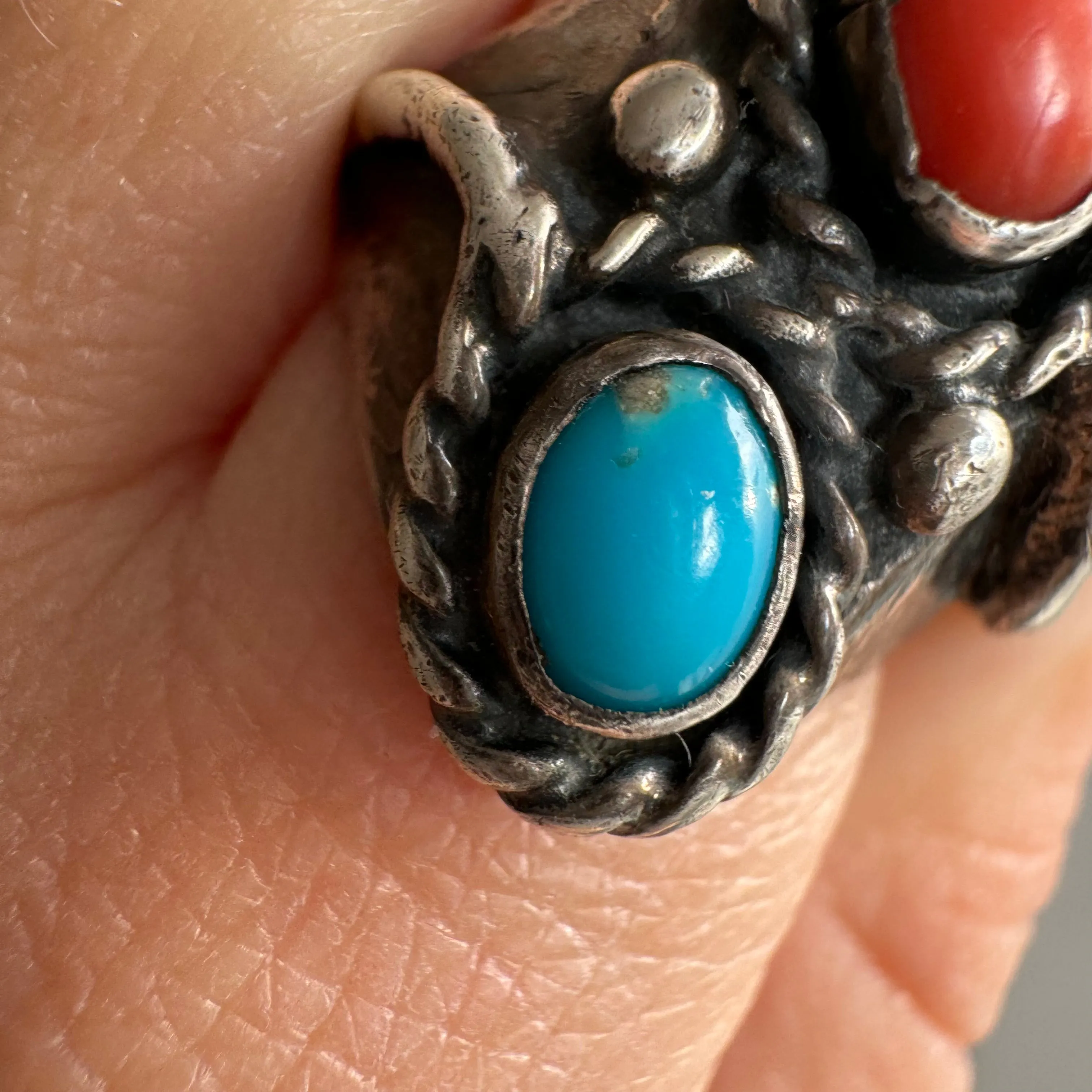 V I N T A G E // secret snake / sterling silver turquoise and coral ring with a sneaky snake / size 9.75