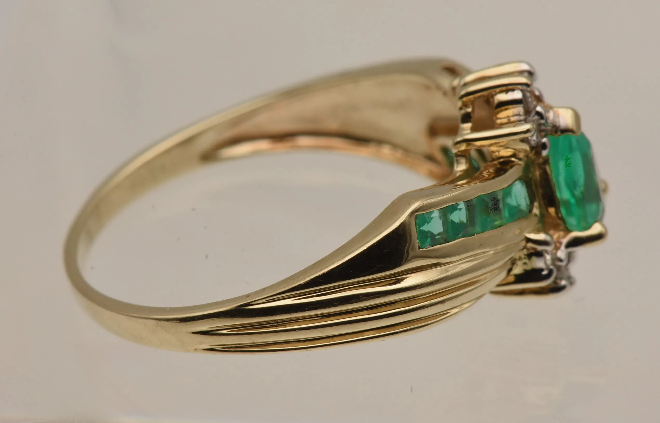 Vintage 14K Gold Synthetic Emerald and Diamonds Ring - Size 8