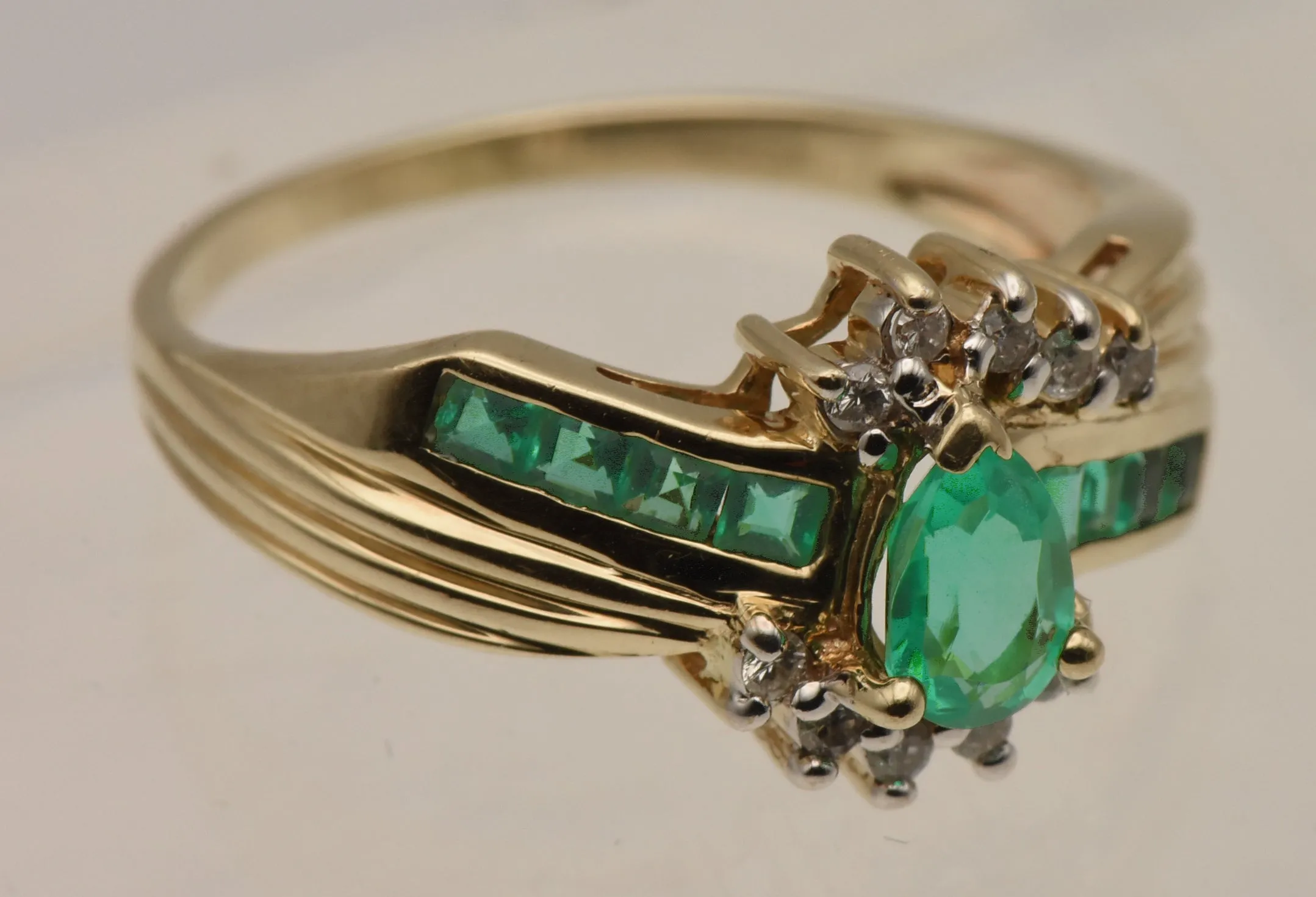 Vintage 14K Gold Synthetic Emerald and Diamonds Ring - Size 8