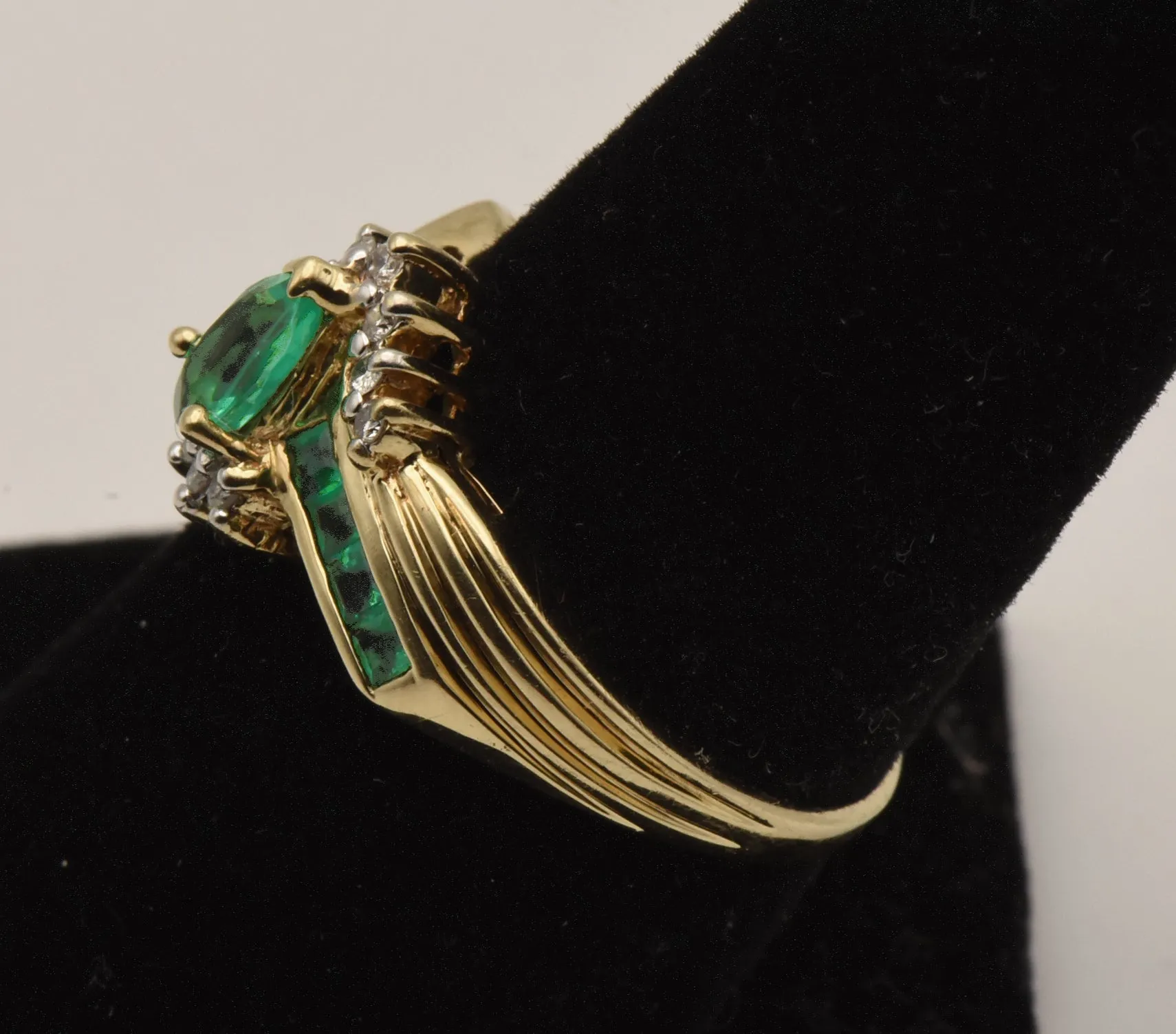 Vintage 14K Gold Synthetic Emerald and Diamonds Ring - Size 8