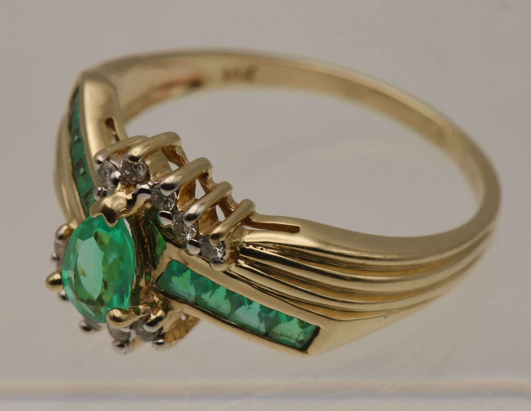 Vintage 14K Gold Synthetic Emerald and Diamonds Ring - Size 8